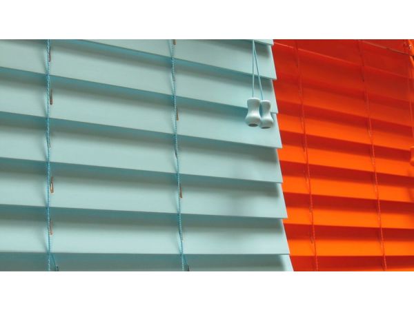 Designers Choice 2 Inch Horizontal in Wood Blind Waters Edge Blind and Tangerine